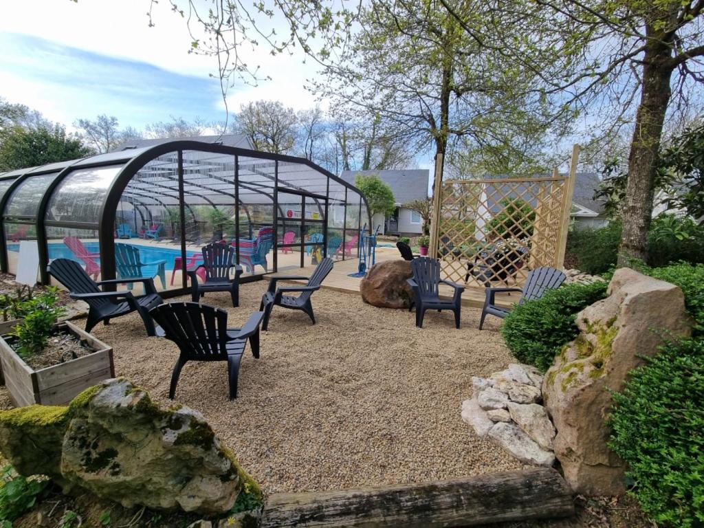 Les Chalets De Saumur, Piscine & Parc Boise, 100M Du Cadrenoir Exterior photo